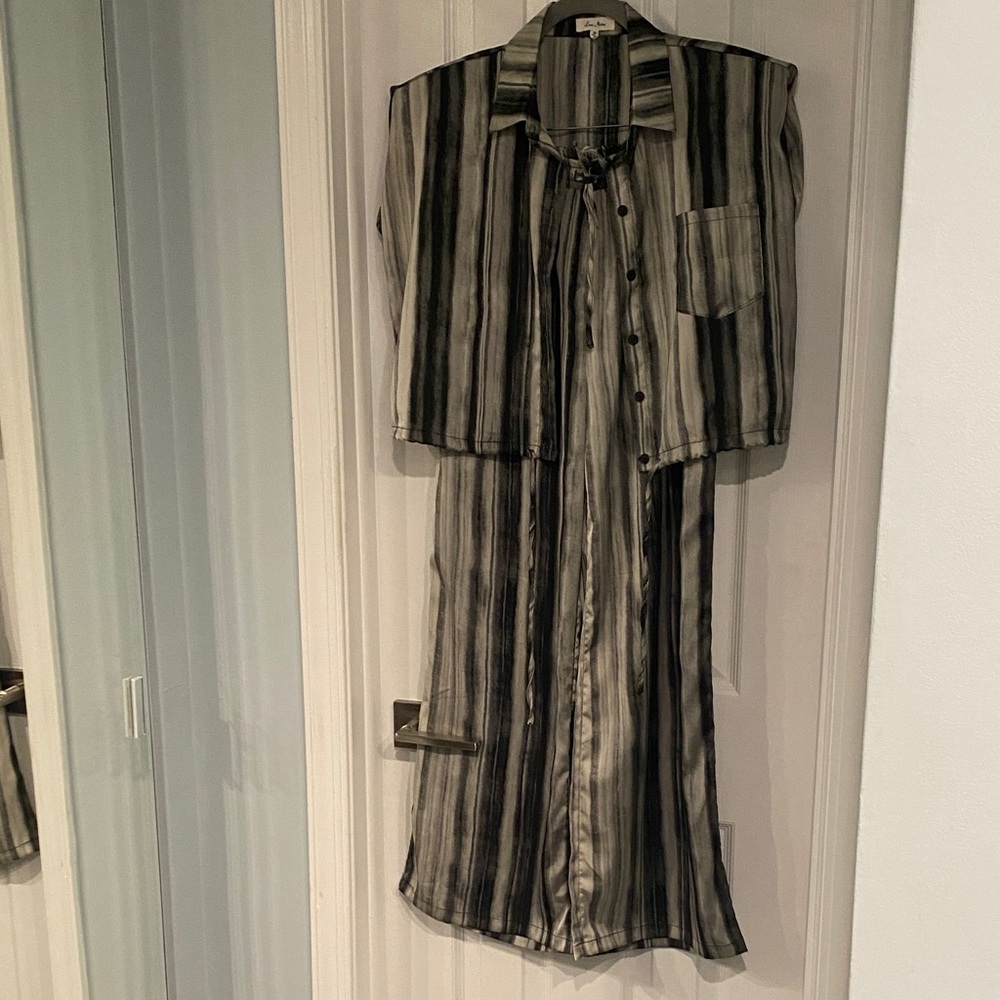 Love Notes Gray & Black Striped 2 Piece set Size M